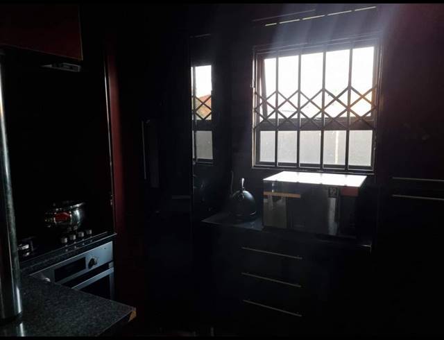 2 BEDROOM HOUSE FOR SALE IN DAWN PARK